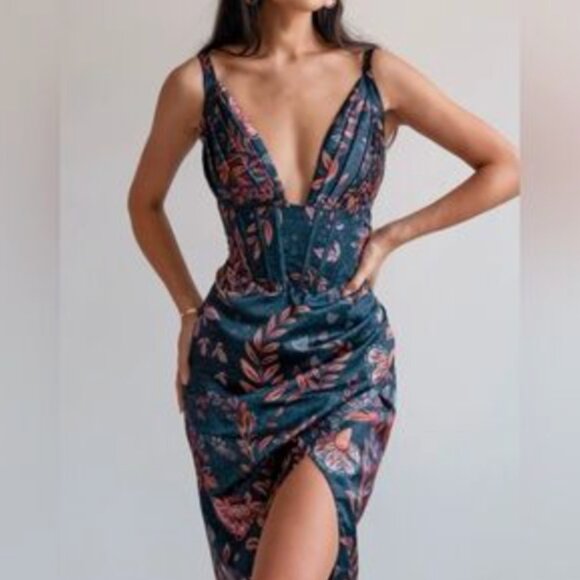 NWT! Averie Halley Draped Midi Dress in a floral print on a cobalt blue size S - Picture 1 of 13